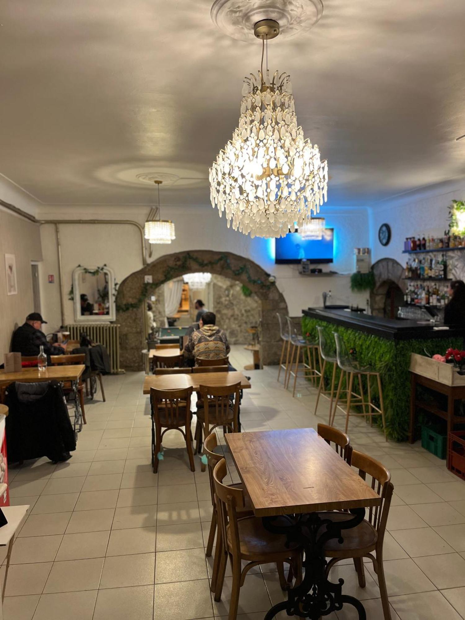 Cafe Du Commerce Genolhac Exterior photo